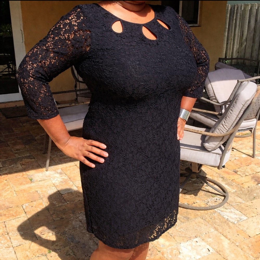 Laundry by Design Black Lace Midi Dress with Keyhole Accents